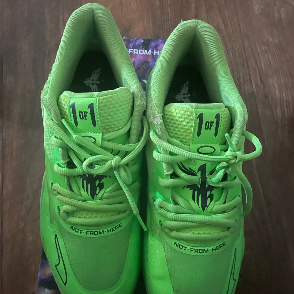 Men's  Green Basketball Shoes. Lamelo ball shoes